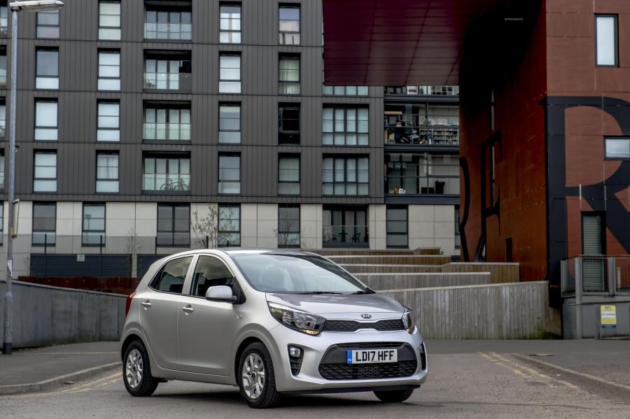  Kia Picanto 2017 года  (UK) (фото 8 из 80)